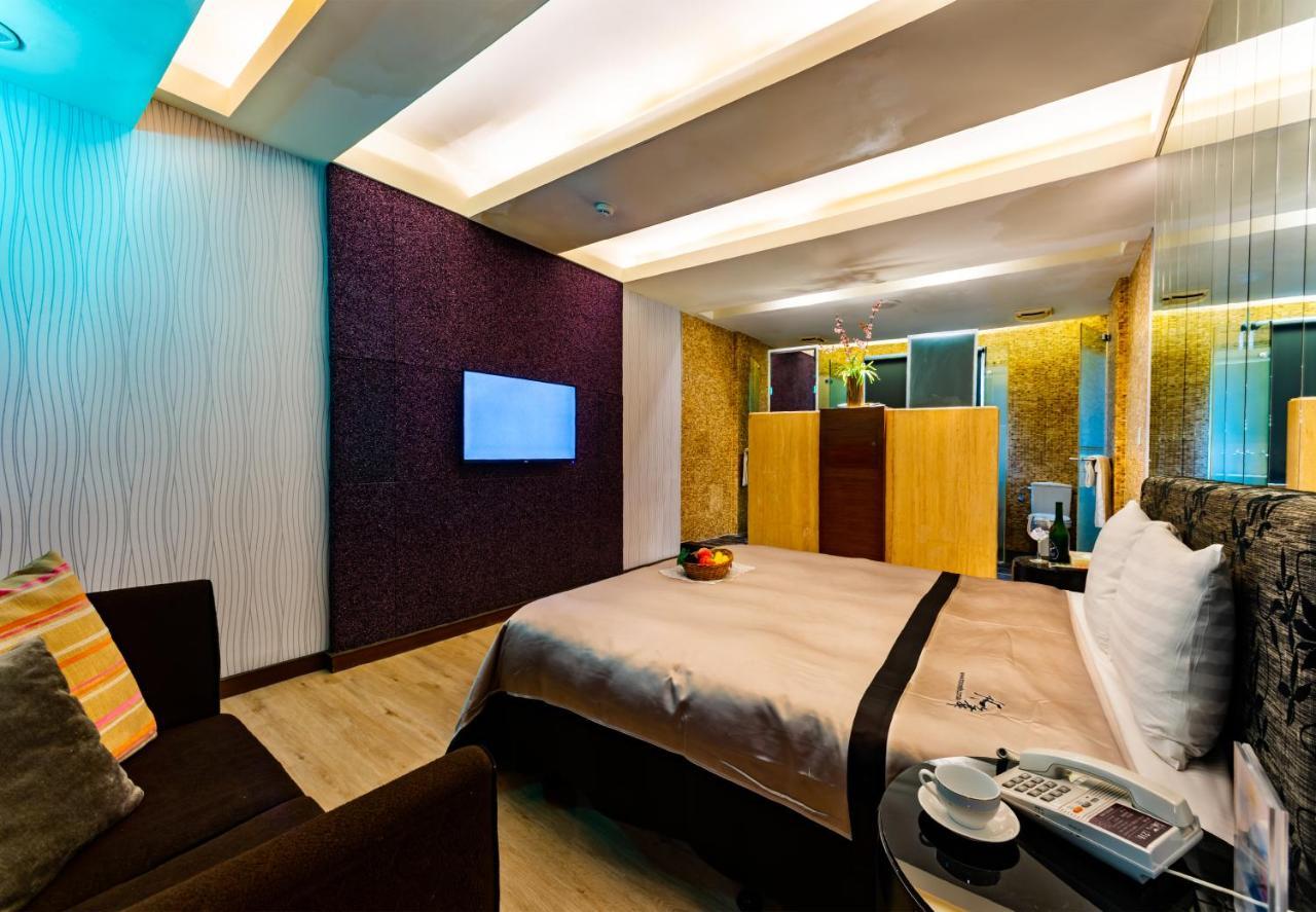 Liti Motel Taichung Exterior photo