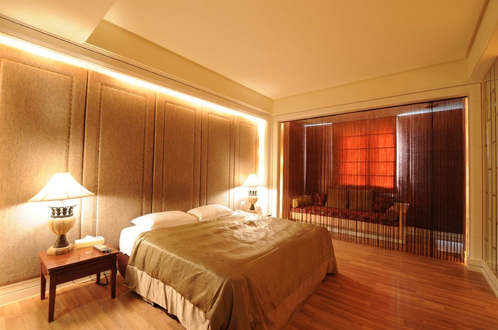 Liti Motel Taichung Exterior photo