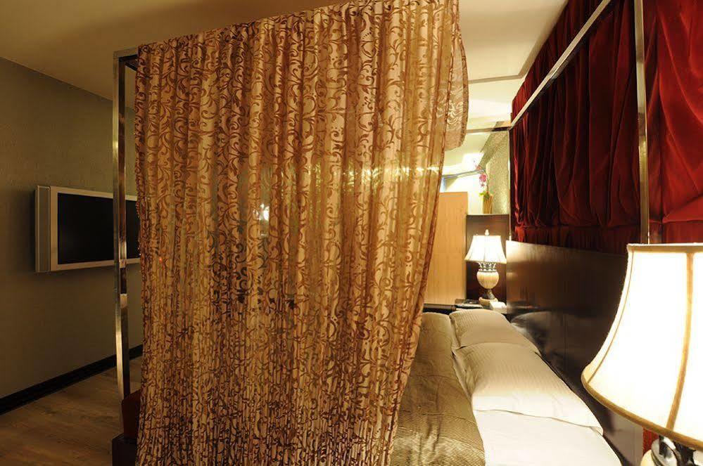 Liti Motel Taichung Exterior photo