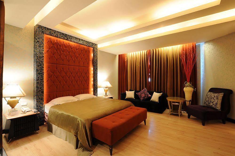 Liti Motel Taichung Exterior photo