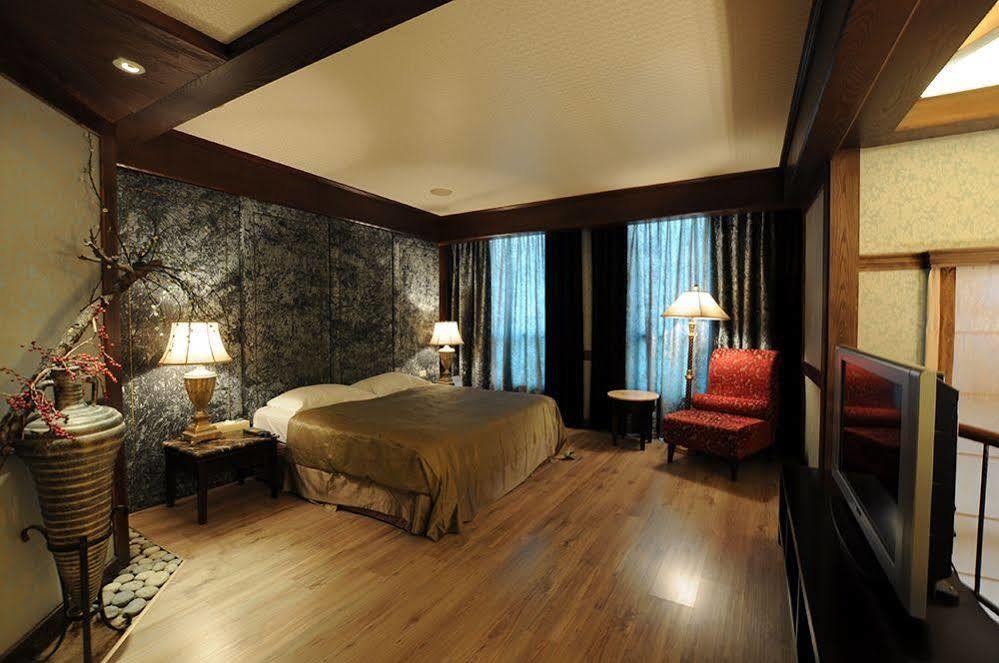 Liti Motel Taichung Exterior photo